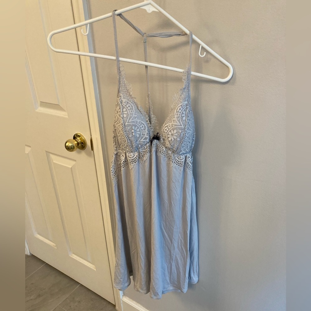 Victoria’s Secret teddy night gown lace with padding and adjustable straps sz M